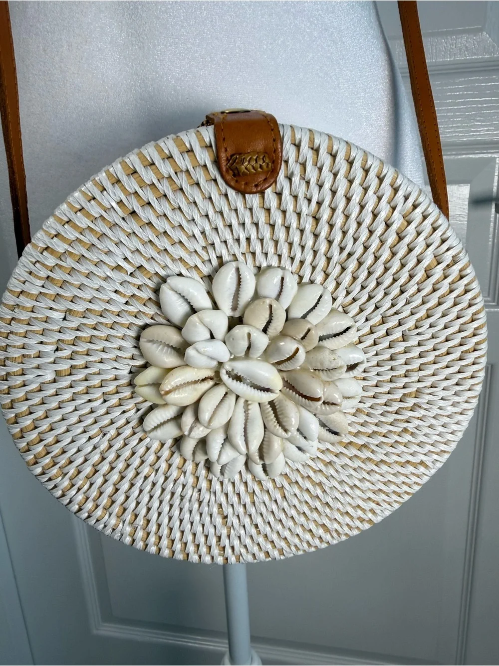 Round Woven Shell Accent Straw Crossbody Bag - White & Tan